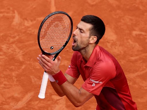 Novak Djokovic se retiró de Roland Garros por una lesión en la rodilla derecha