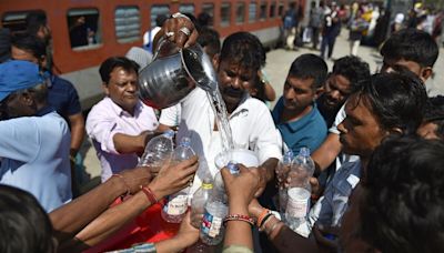 Temperature in Indian Capital Spikes as Heat Waves Turn Brutal