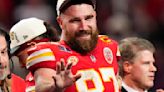 Chiefs sign All-Pro tight end Travis Kelce to a 2-year extension through the 2027 season