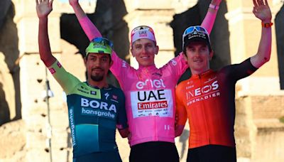 Daniel Martínez y el emotivo momento en Giro de Italia al subir con sus hijos al podio