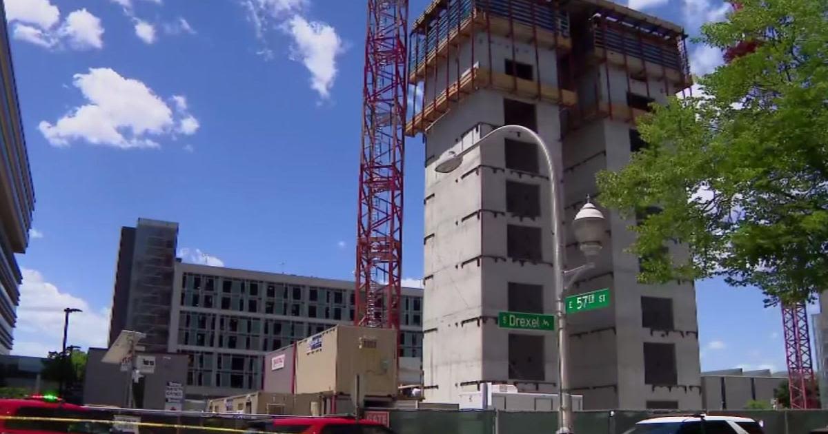 Worker dies, another critically hurt after falling 9 stories at Chicago construction site