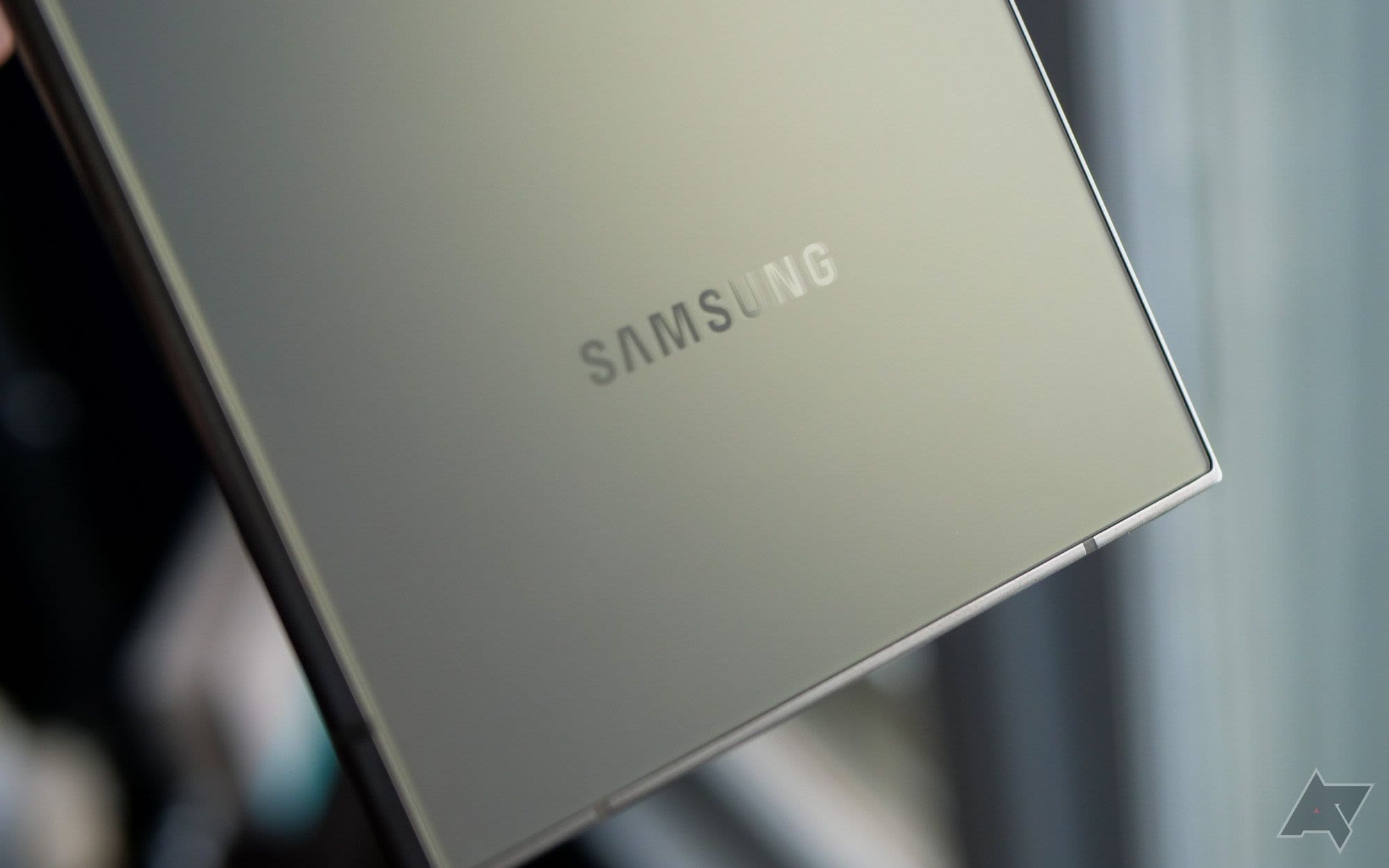 Here's how Samsung can regain its sales crown from Apple in 2024