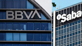 BBVA y Banco Sabadell se reúnen con el ministro de Economía en medio de OPA hostil