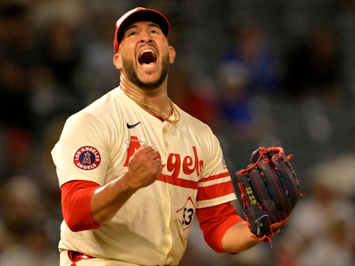 Carlos Estévez trade: Phillies acquire closer from Angels in exchange for pitching prospects