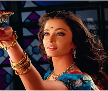 When Aishwarya Rai Bachchan recognized her Devdas stylist after 2-3 years; latter recalls 'mere ko kahan pehchanegi'