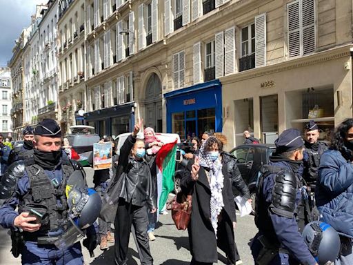 La policía entra en el Instituto de Estudios Políticos de París donde protestan estudiantes por la guerra de Gaza