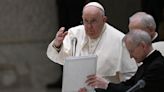 El papa Francisco anunció que tiene “un poco de bronquitis” tras excusarse por no leer un discurso