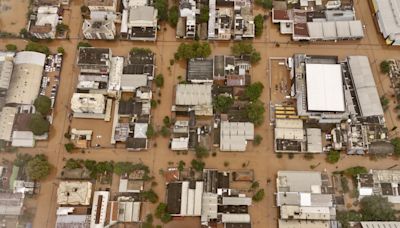 Porto Alegre tomada por enchentes, que já somam 56 mortos no Sul