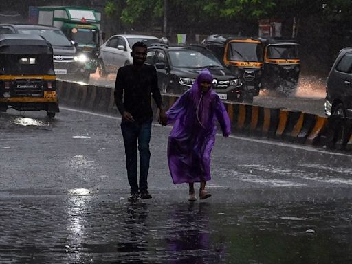 Mumbai rains: IMD issues yellow alert for rain today; very heavy showers, waterlogging likely in Dadar, Worli, Bandra | Today News