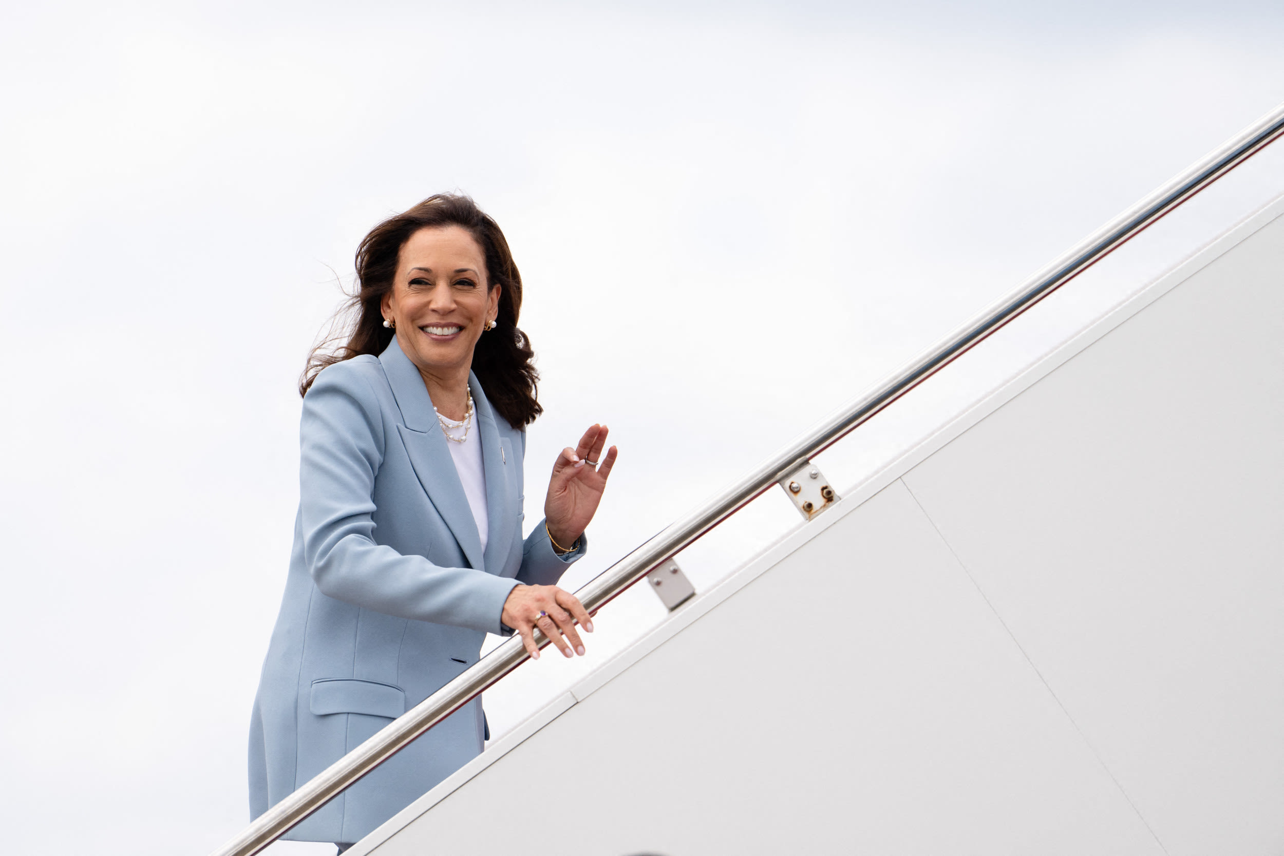 Kamala Harris' two-word update on potential VP pick