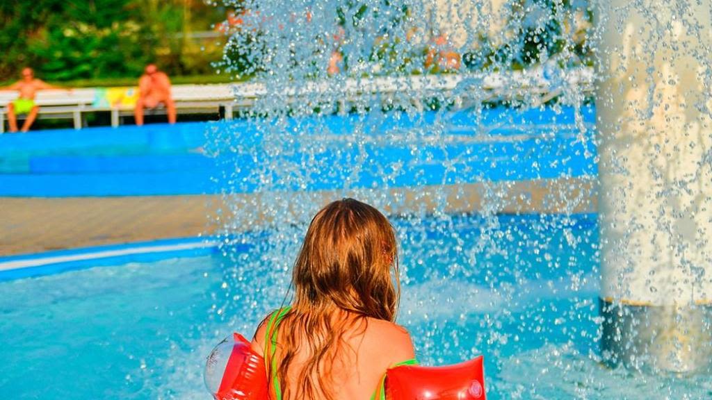 Giant inflatable sprinklers make kids and adults alike happy