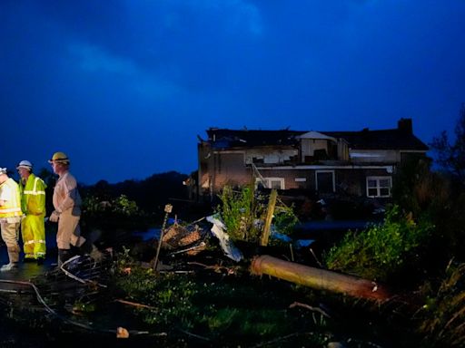 Multiple tornadoes strike across 6 states with more than 350 damaging storm reports across US