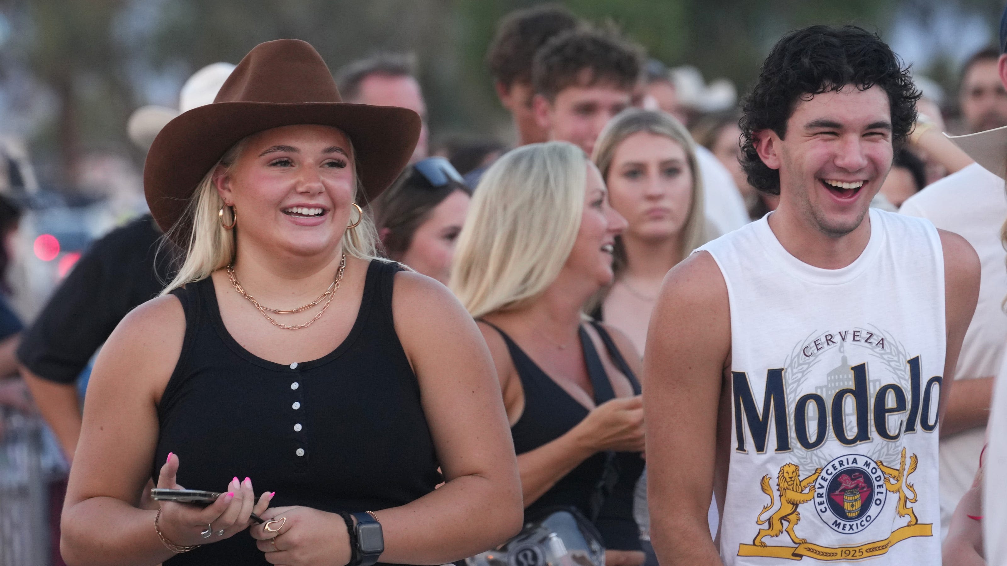 Kenny Chesney brought the good stuff to Phoenix a day after canceling