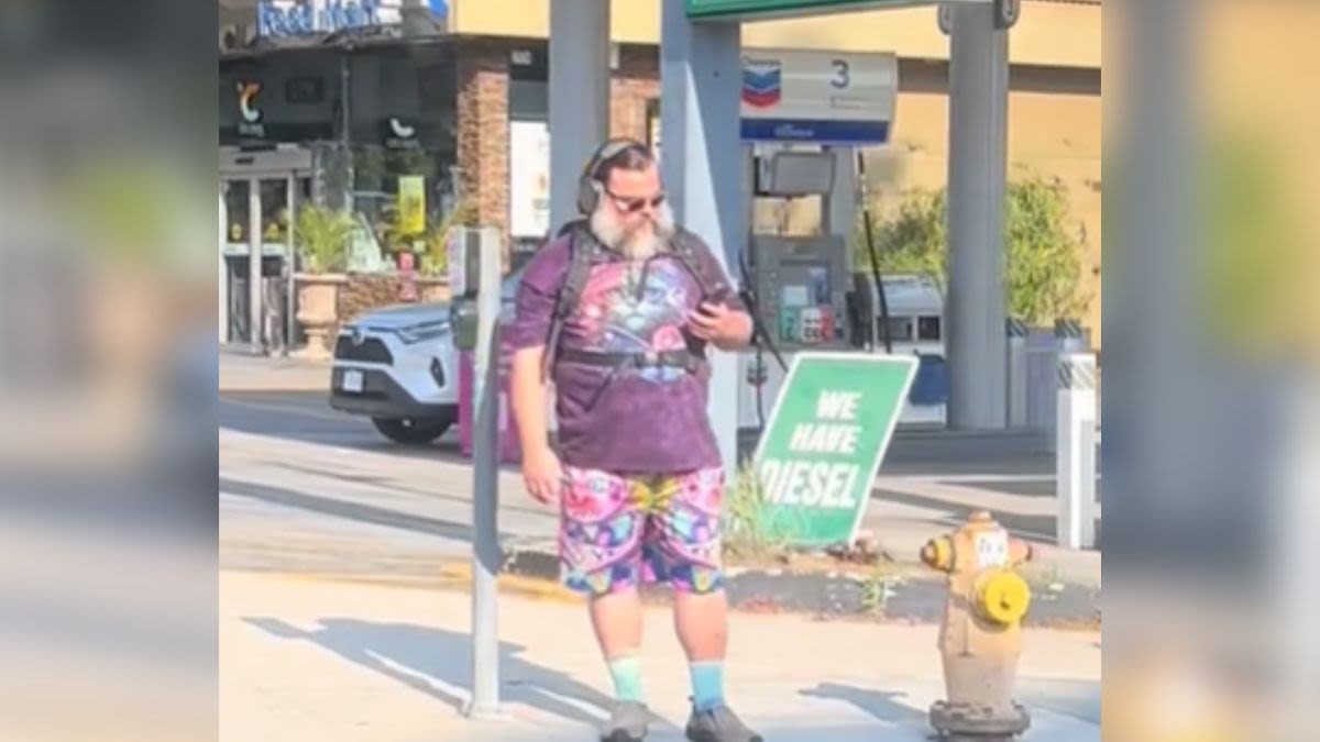 Can You Guess Who This Jack Black Fan Randomly Saw On Her Commute?