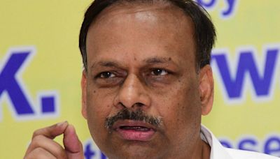 BSNL CMD Purwar denied extension, DoT officer Robert Ravi to get additional charge