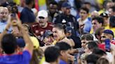 Revela jugador de Uruguay el motivo de la pelea en la tribuna