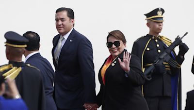 La presidenta de Honduras se reúne con homólogos de El Salvador y Paraguay en San Salvador