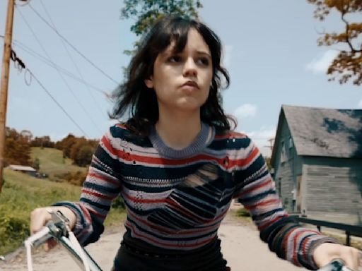 Michael Keaton Gave Jenna Ortega An A+ Beetlejuice Gift Years After Critic Trashed The Flick, And It Really...