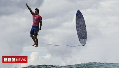 Foto de Gabriel Medina na Olimpíada: o voo do brasileiro quadro a quadro