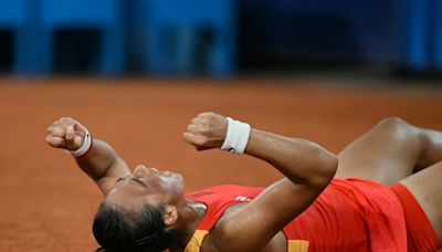 China's Zheng ends Kerber's career to reach Olympic semi-finals