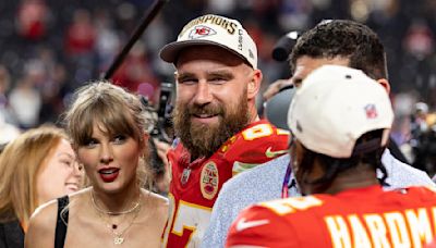 WATCH: Travis Kelce Sings Karaoke, Dedicates Award To Taylor Swift | iHeart