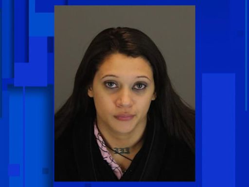 Woman accused of shooting boyfriend in neck at their Dearborn Heights home