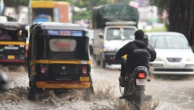 Heavy rainfall in Delhi brings relief from humidity, IMD predicts more showers | Watch | Today News