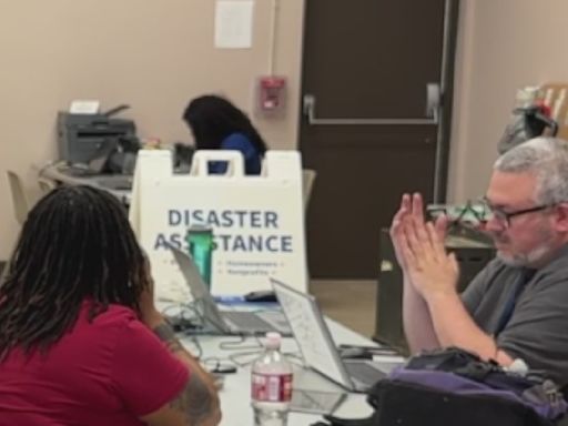 Habilitan un nuevo centro de ayuda para los afectados por las tormentas severas en Houston