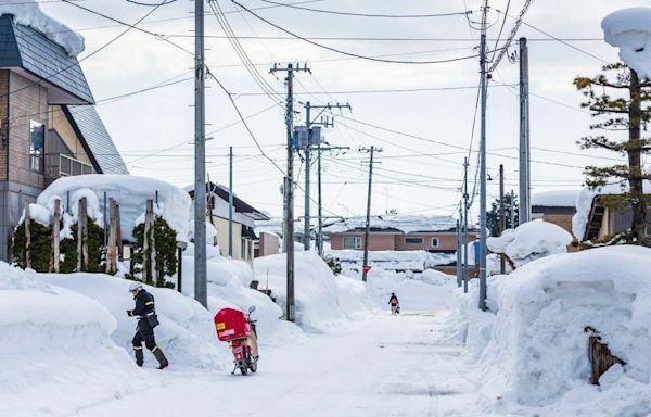 Snow and rising sea levels may have triggered Japan's earthquake swarm