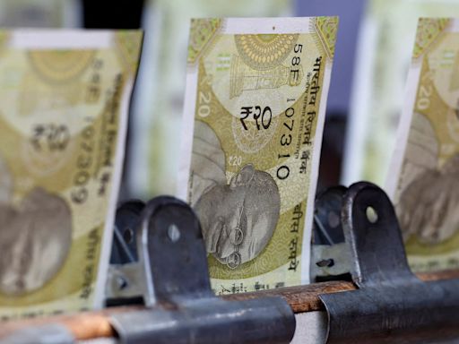 Rupee lingers in narrow band even as most Asian currencies inch up