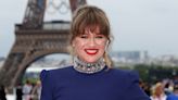 Kelly Clarkson looks so chic in Paris as she debuts three Olympic looks