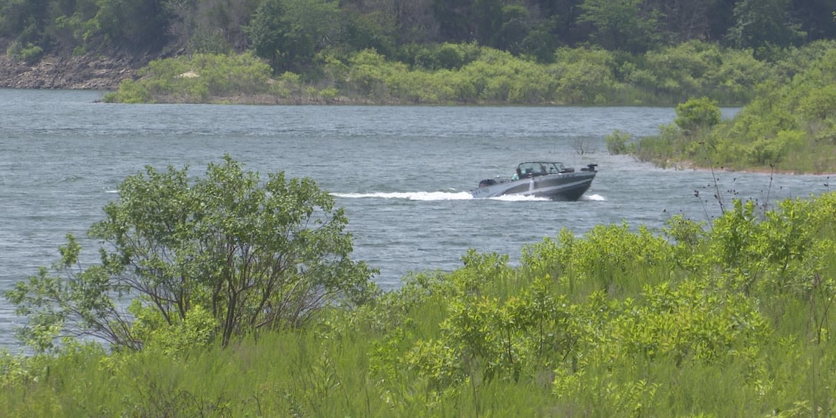 U.S. Army Corp of Engineers warning boaters to watch for leftover debris