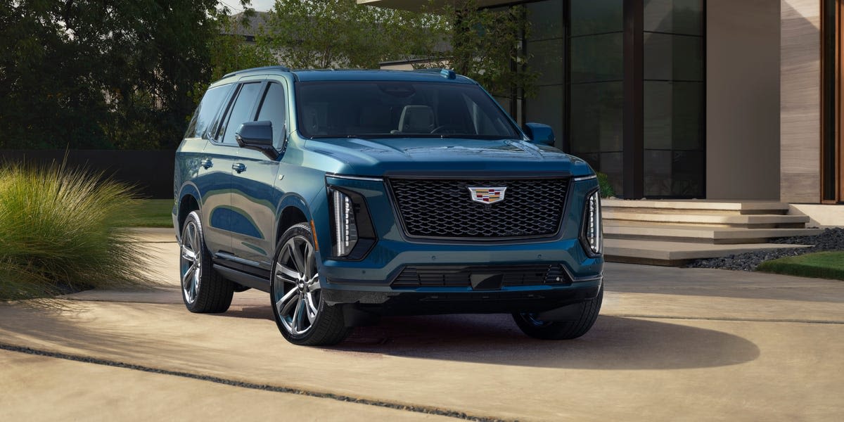 Cadillac revealed a swanky new Escalade with tech previously only found in EVs