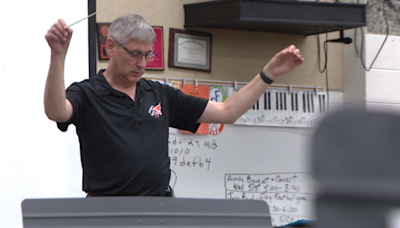 Beloved suburban Chicago high school band director leaves impact after 33-year career