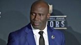 United Airlines apologizes to Hall of Famer Terrell Davis following alleged mistreatment by flight attendant