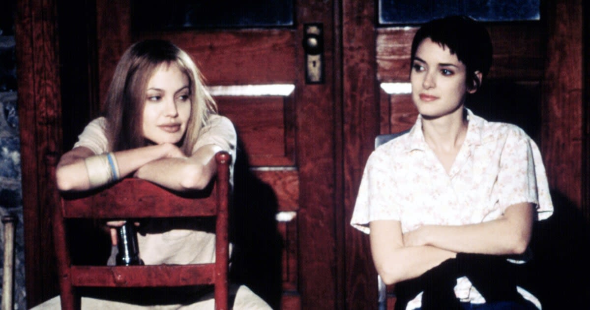 Elisabeth Moss says 'Girl, Interrupted' cast divided into Winona Ryder vs. Angelina Jolie camps