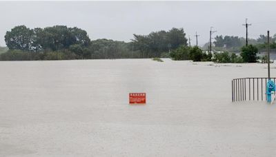 嘉義八掌溪溢堤淹水一度深達200cm 急撤130人 - 生活