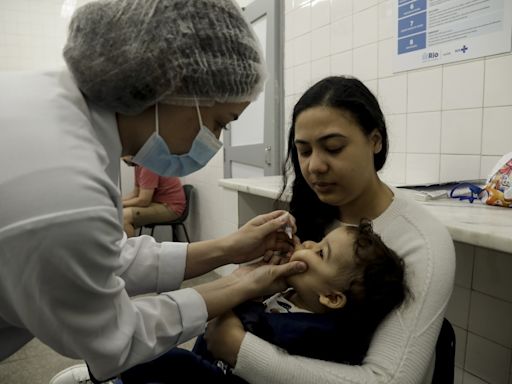 Vacina que eliminou a pólio no Brasil tem baixa adesão: menos de um terço do público alvo recebeu as gotinhas