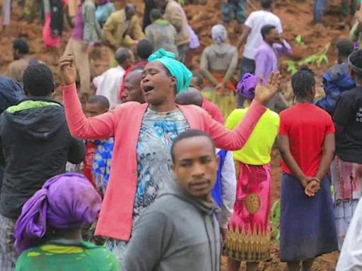 Ethiopia landslide rescuers pull 229 bodies from mud