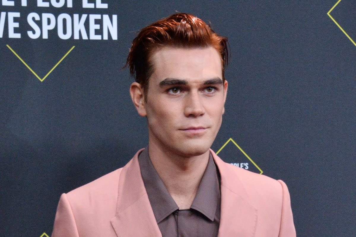 Watch: 'One Fast Move' trailer shows KJ Apa train as motorcycle racer