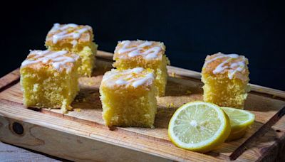 Mary Berry's 'favourite' lemon drizzle traybake recipe is moist and crunchy