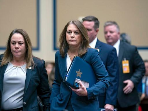 Secret Service director's vague testimony draws more calls for her resignation