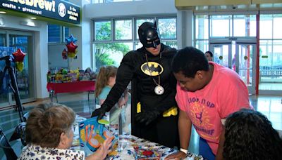 Steelers' Miles Killebrew dresses as Batman, celebrates birthday with kids at Children's Hospital