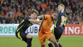 4-0: Países Bajos golea a Escocia y Memphis reaparece