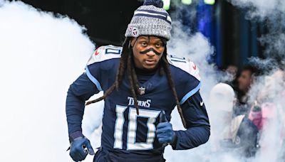 Sources: Titans WR Hopkins to play vs. Bears