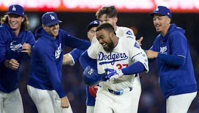 Teoscar Hernández caps thrilling walk-off win for Dodgers