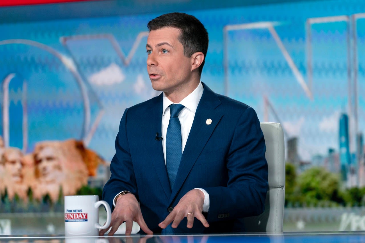 Fox News hit Pete Buttigieg with a gotcha question on Trump vs. Harris. It didn’t go well for them