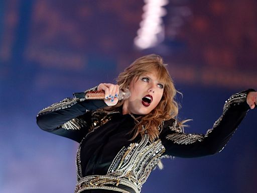 The 13 Most Ruthless Taylor Swift Lyrics, From "Picture To Burn" To 'Tortured Poets'