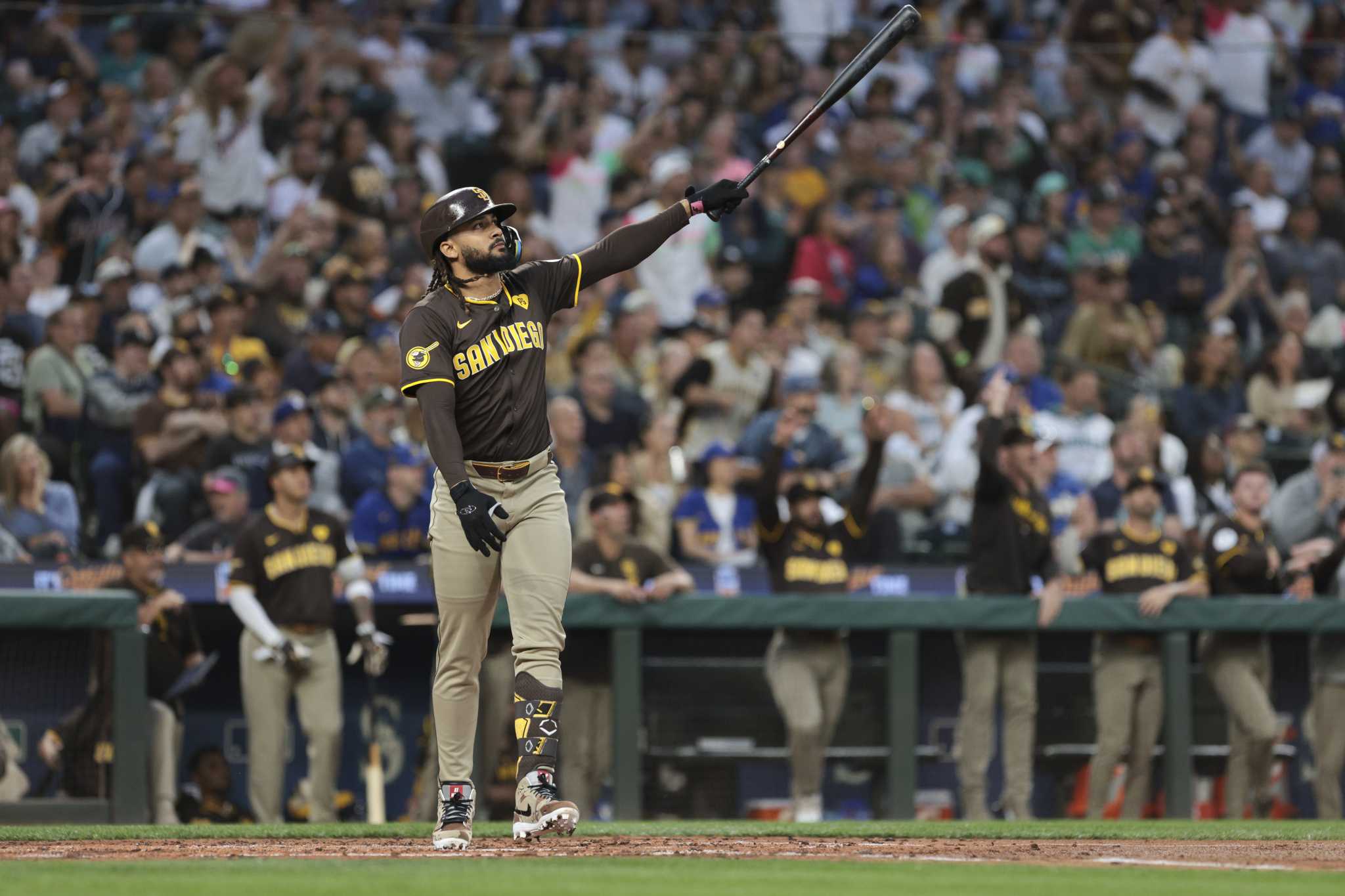 Machado becomes Padres career home run leader, Tatis goes deep as San Diego tops Seattle 7-3