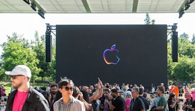 Why Apple hopefuls are so desperate to get a job there